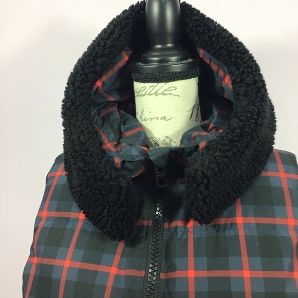 Coach Riley Plaid Puffer Hooded Vest Small . New without tag. - Picture 2 of 13